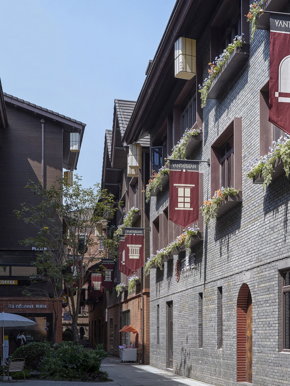 Yantai Mountain Commercial Streetscape Design by Fun Connection