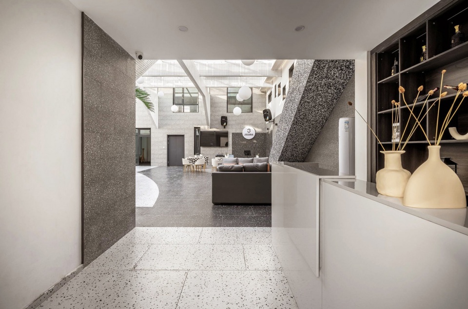 300 LIU NIAN BB China by LG Atelier
