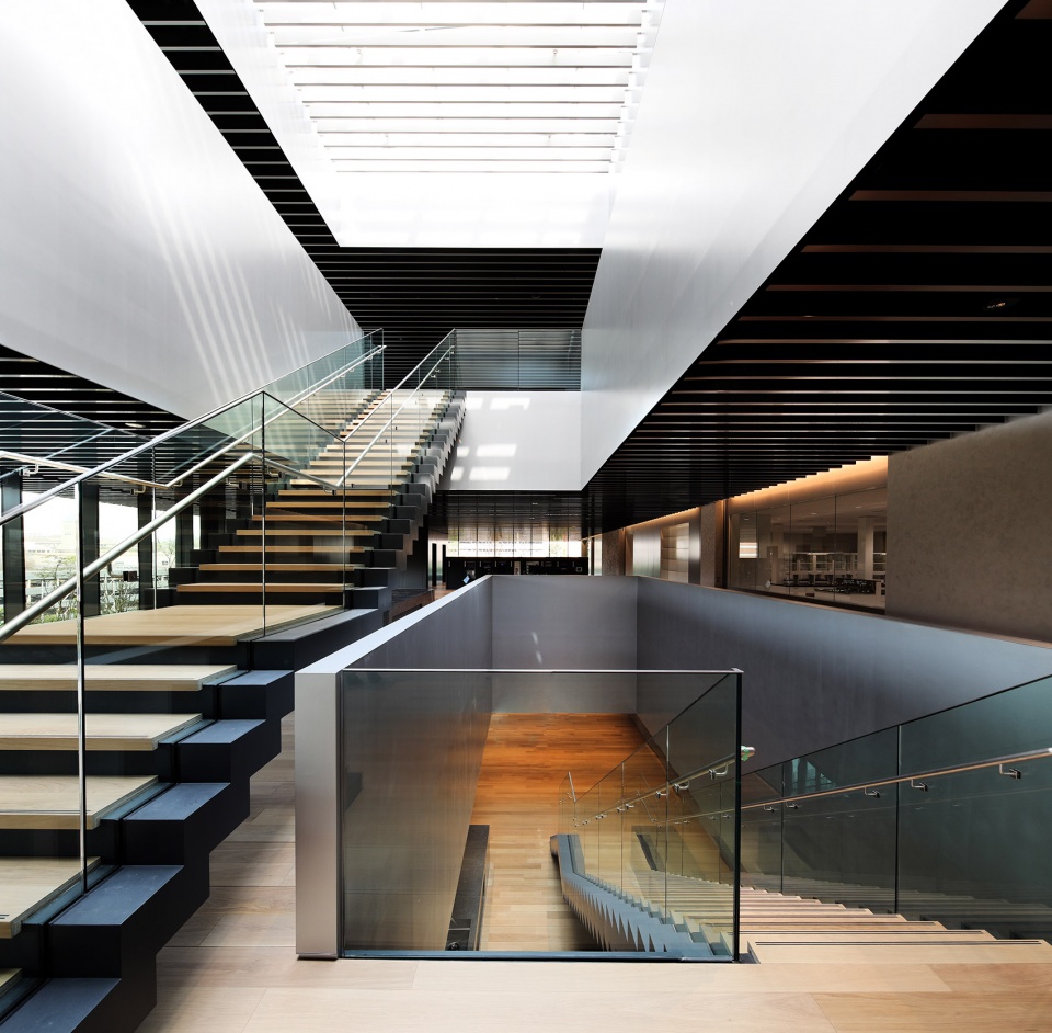 zenyaku kogyo rd center by nikken sekkei ltd
