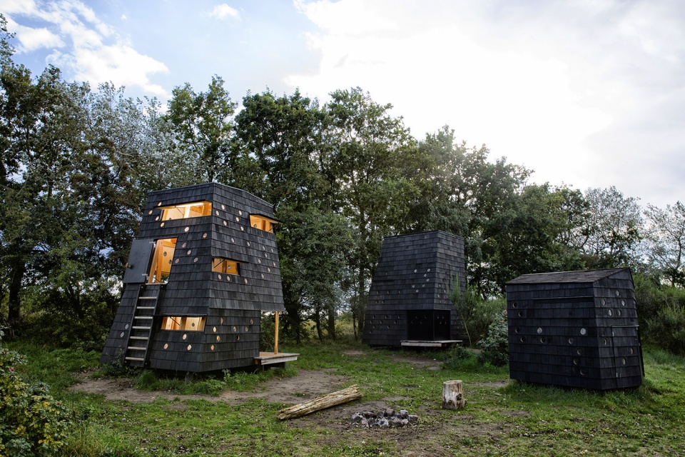 Shelters by the Sea by LUMO Architects