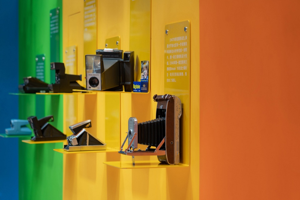 polariod pop up store china by inkmason