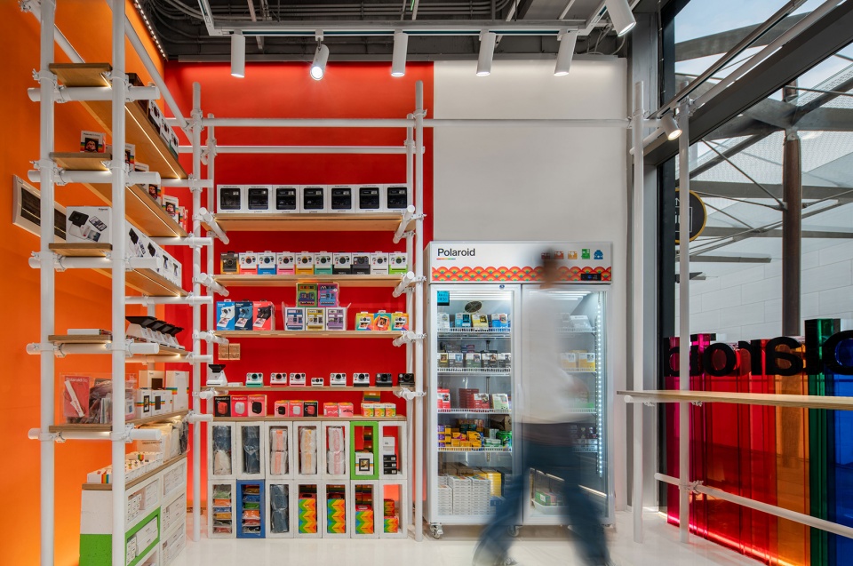 polariod pop up store china by inkmason