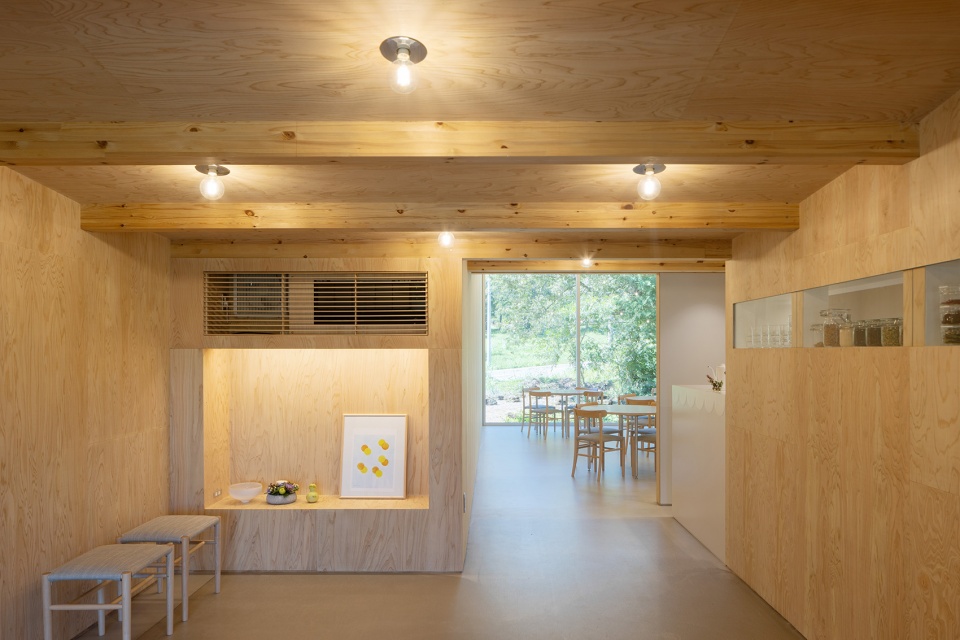 reception on the ridge by takashige yamashita office