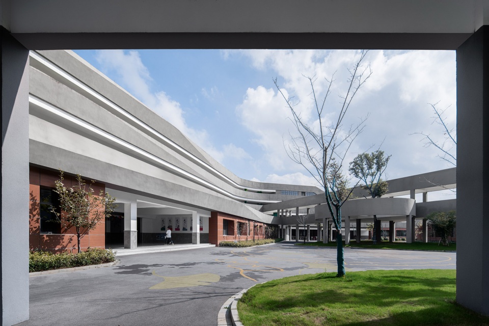 Southwest Elementary School China by MINAX Architects