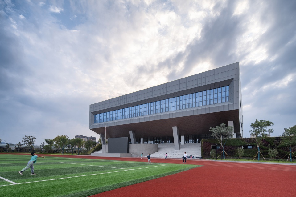 Southwest Elementary School China by MINAX Architects