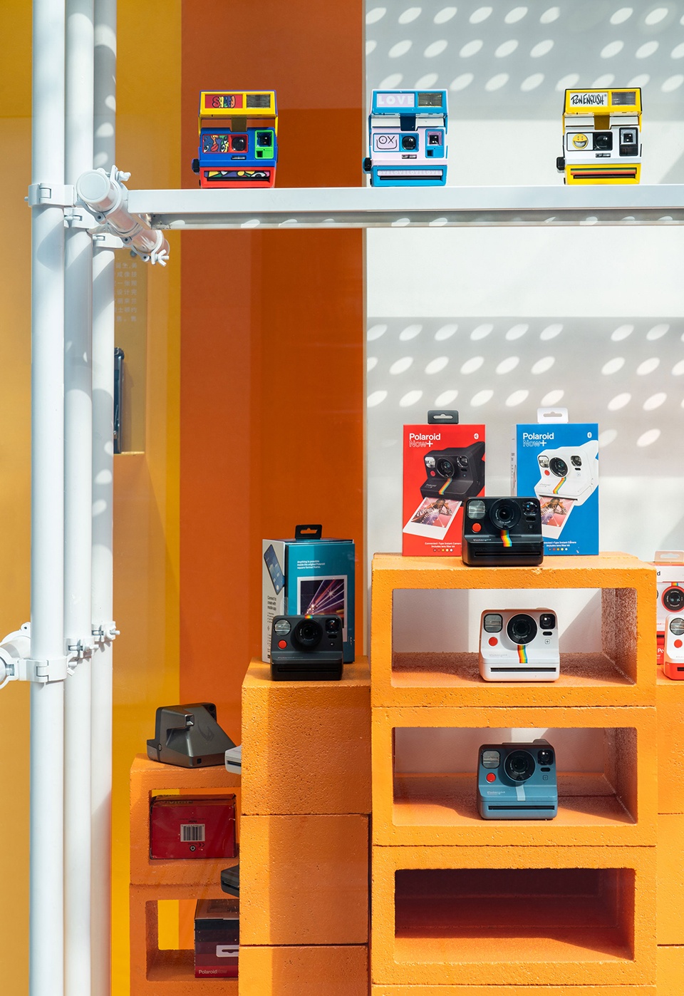 polariod pop up store china by inkmason