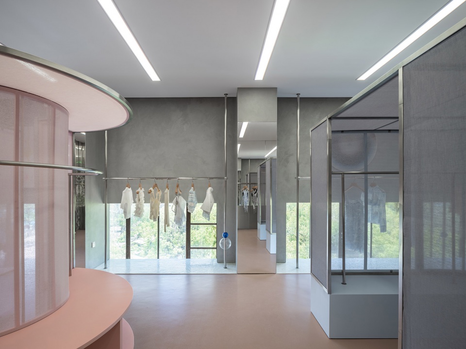 ouiWE Atelier Anonymous