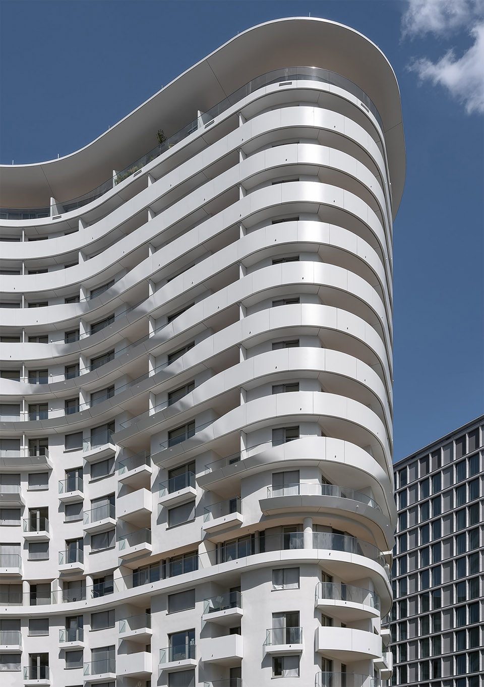 BelView Tower Coophimmelblau