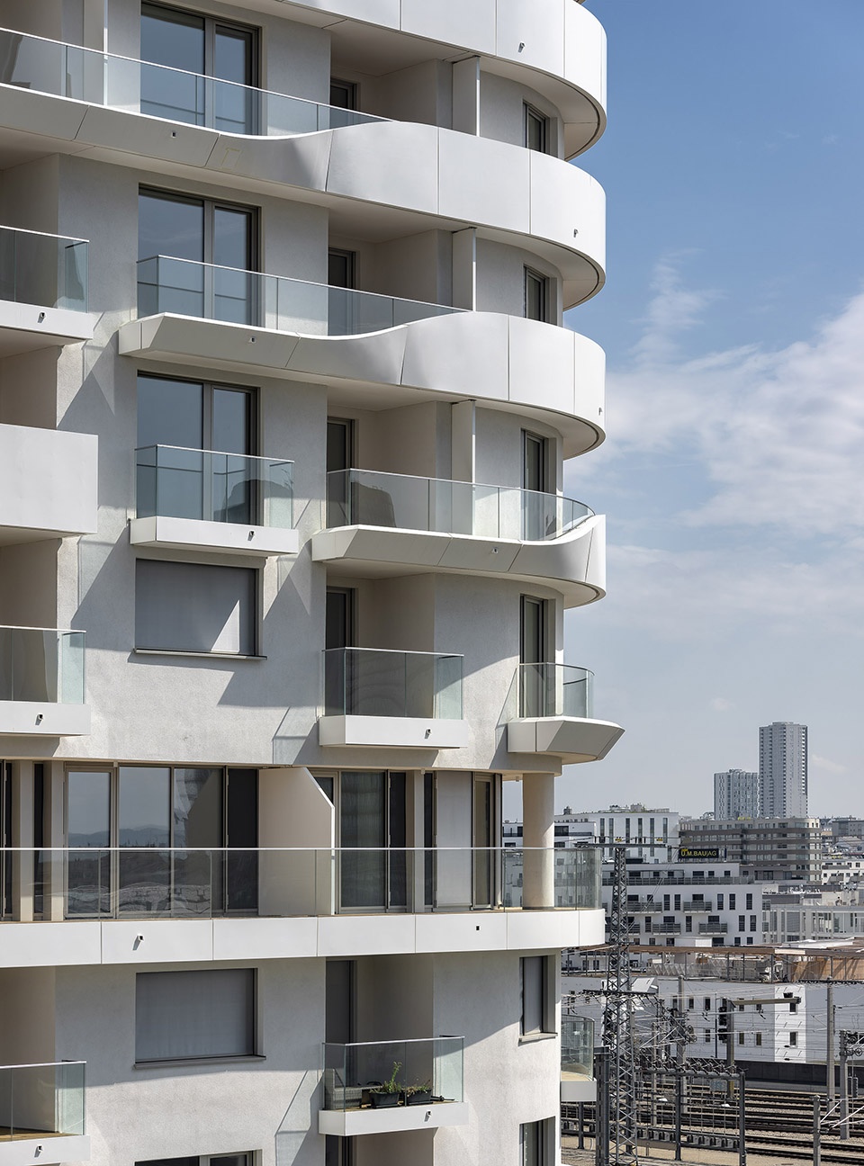 BelView Tower Coophimmelblau
