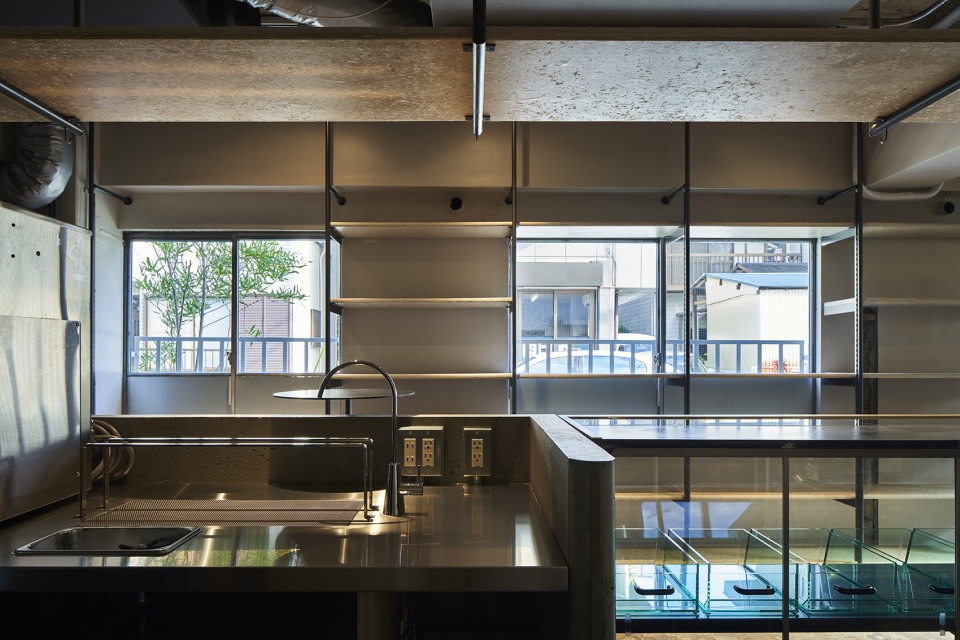 reflection apartment minsk by zrobim architects