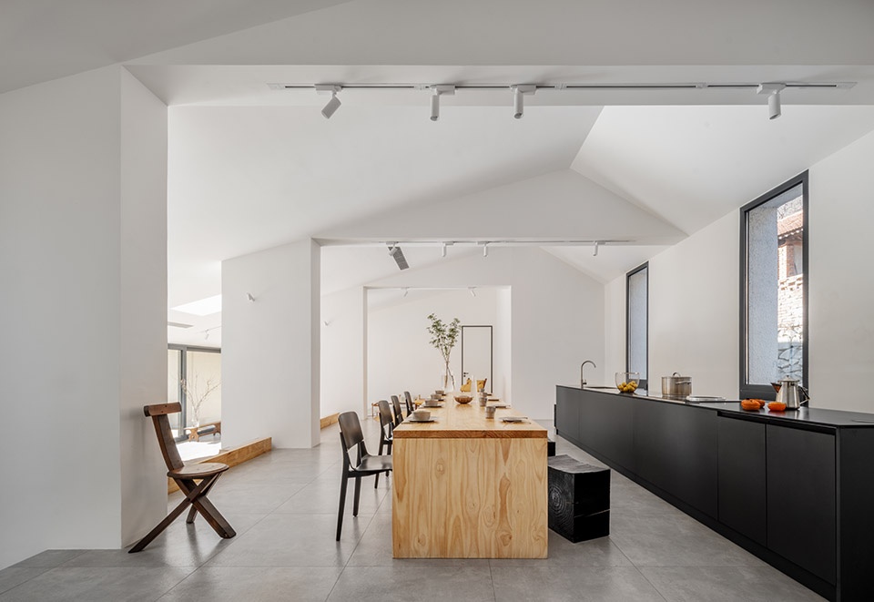 the roof house beijing by guo ban er
