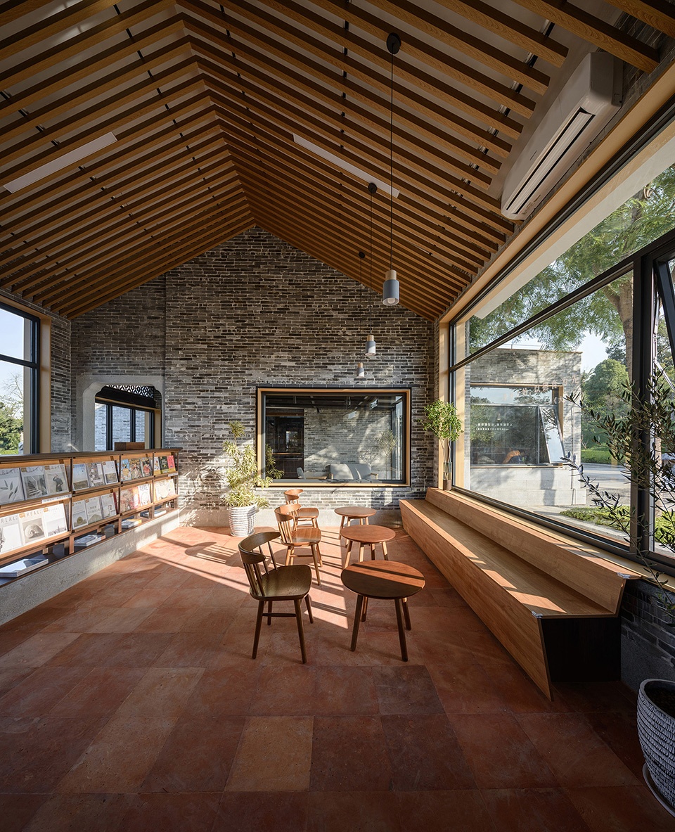 yizhui bookstore china by turtlehill architecture and design