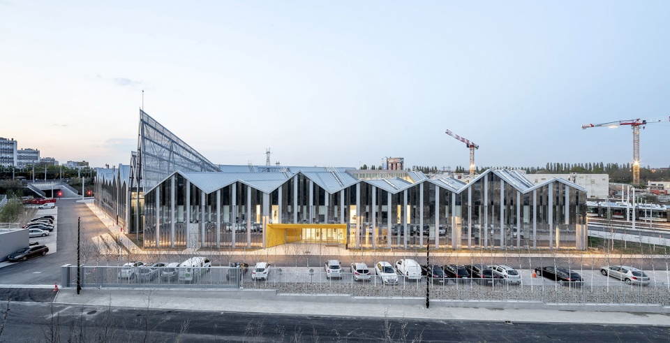 Maintenance and storage center for the T9 tramway by Ferrier Marchetti Studio
