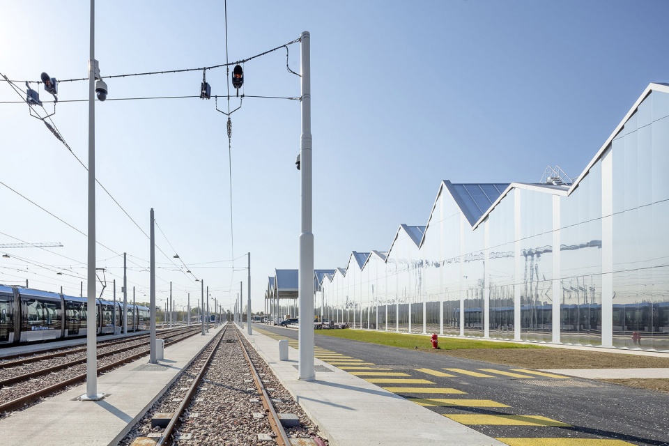 Maintenance and storage center for the T9 tramway by Ferrier Marchetti Studio