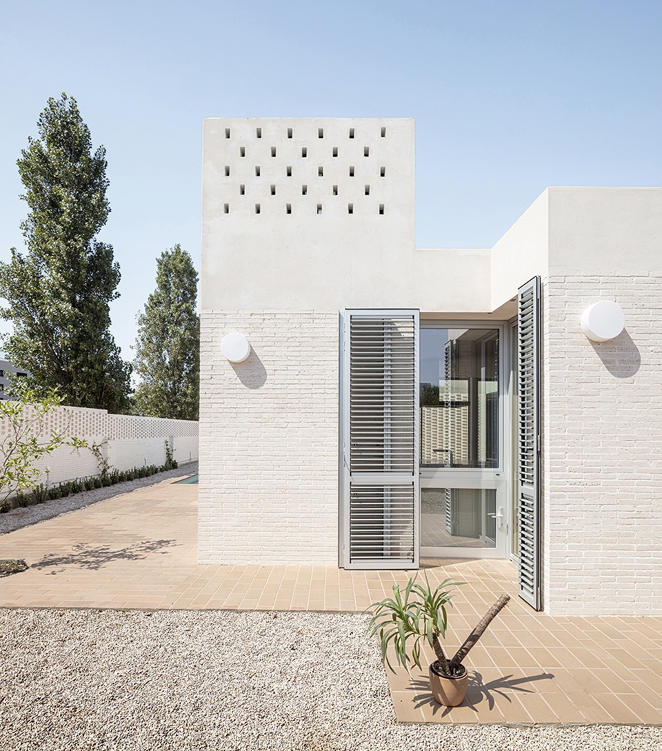 patio house in salou by nua arquitectures