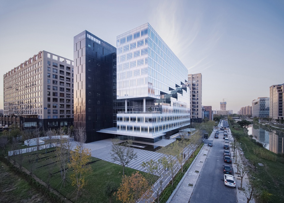 documentation of viewshine headquarters by fanhao meng gad x line