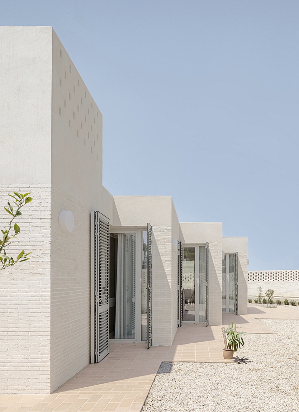 patio house in salou by nua arquitectures