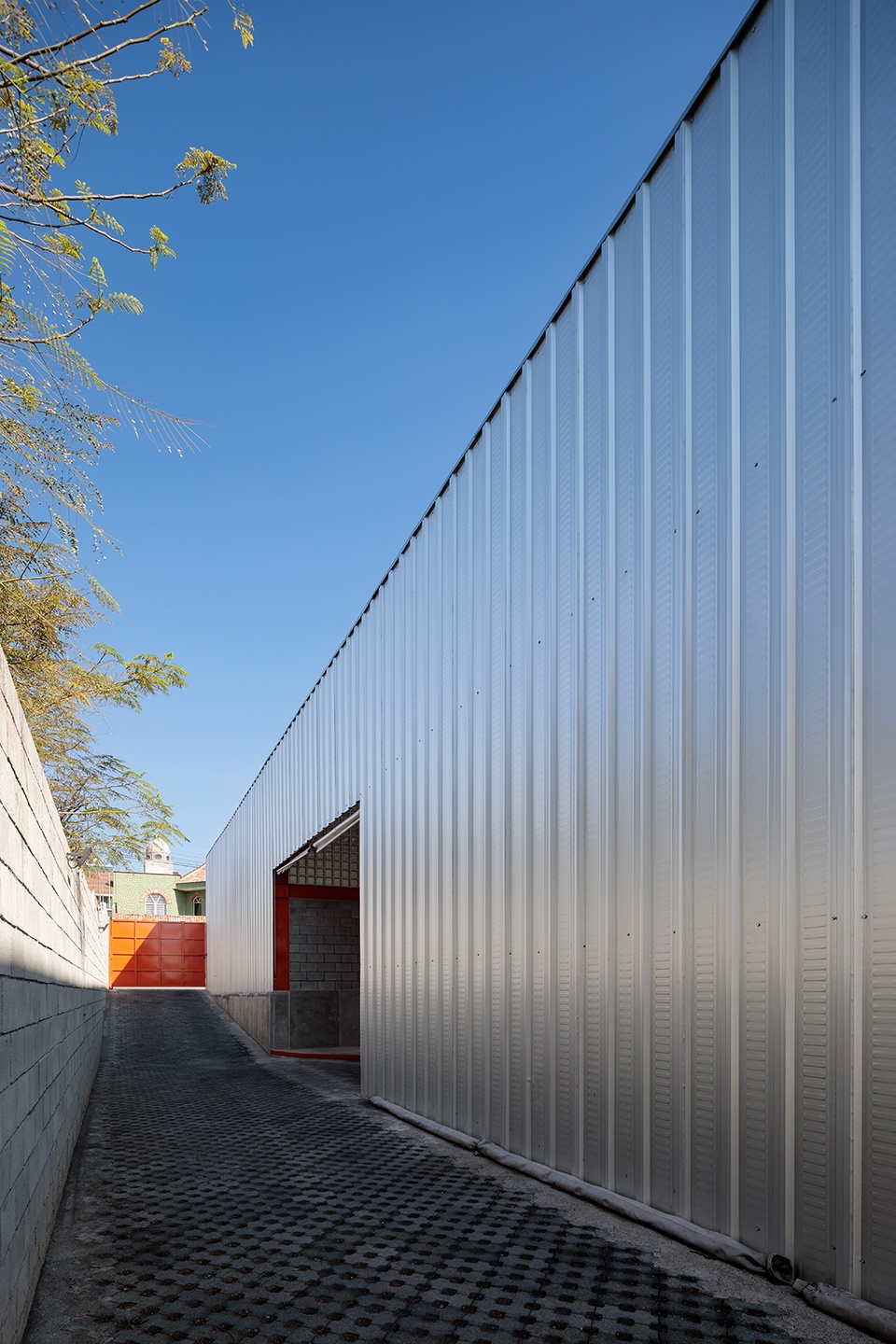 fm warehouse by emilio alvarez abouchard arquitectura
