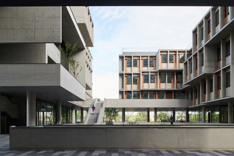 luxelakes floating headquarters china by vector architects