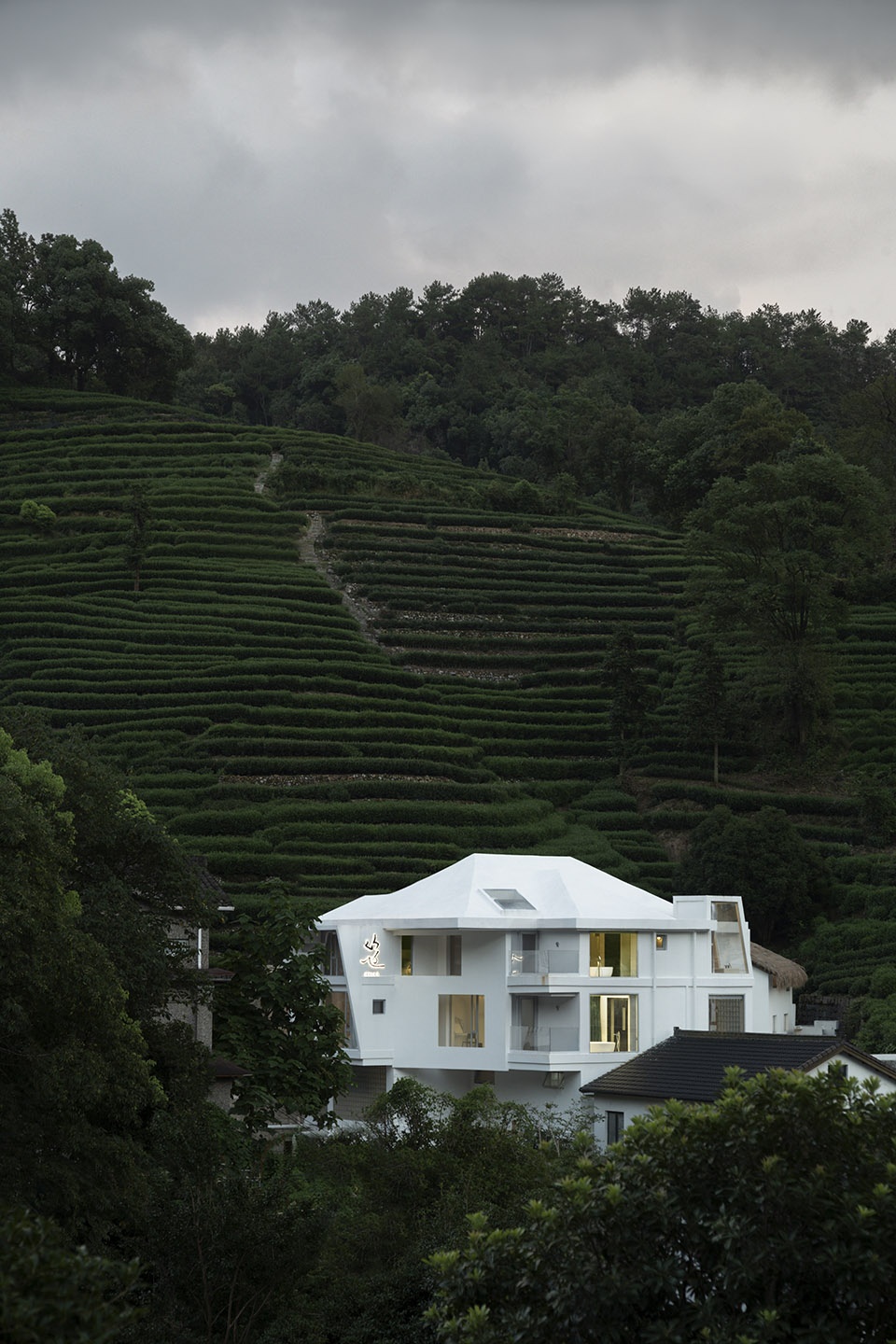 Hills Resort Living Art Gallery JK DESIGN STUDIO