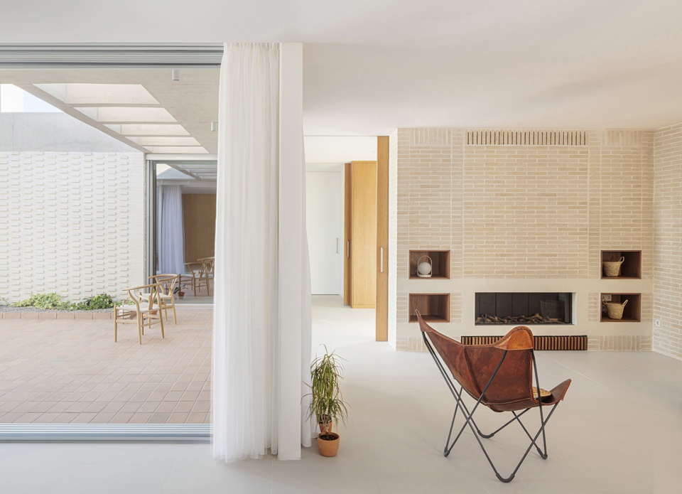 patio house in salou by nua arquitectures