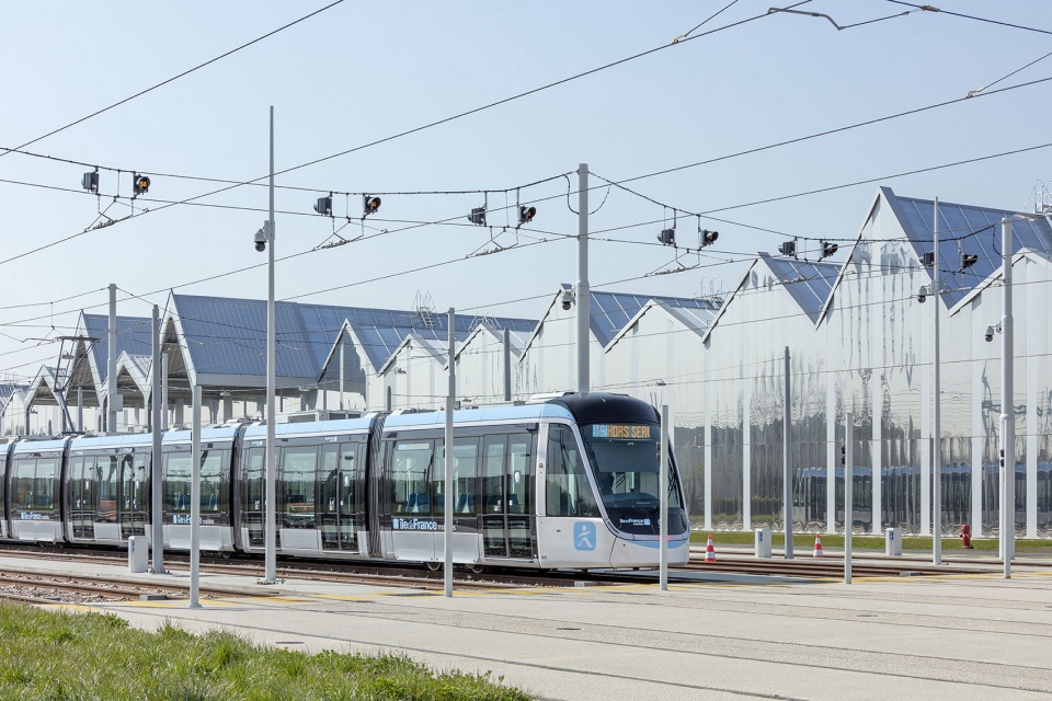 Maintenance and storage center for the T9 tramway by Ferrier Marchetti Studio
