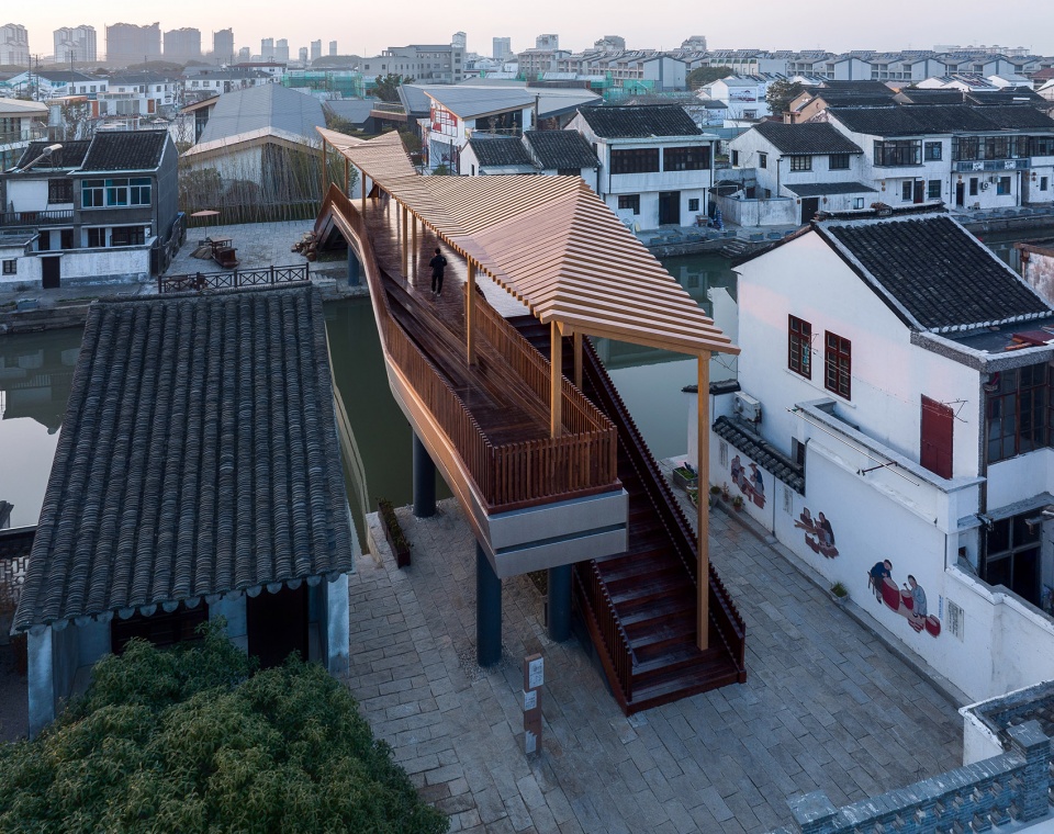 Fold and Curve Bridges in Changshu by Shenzhen Huahui Design X STUDIO