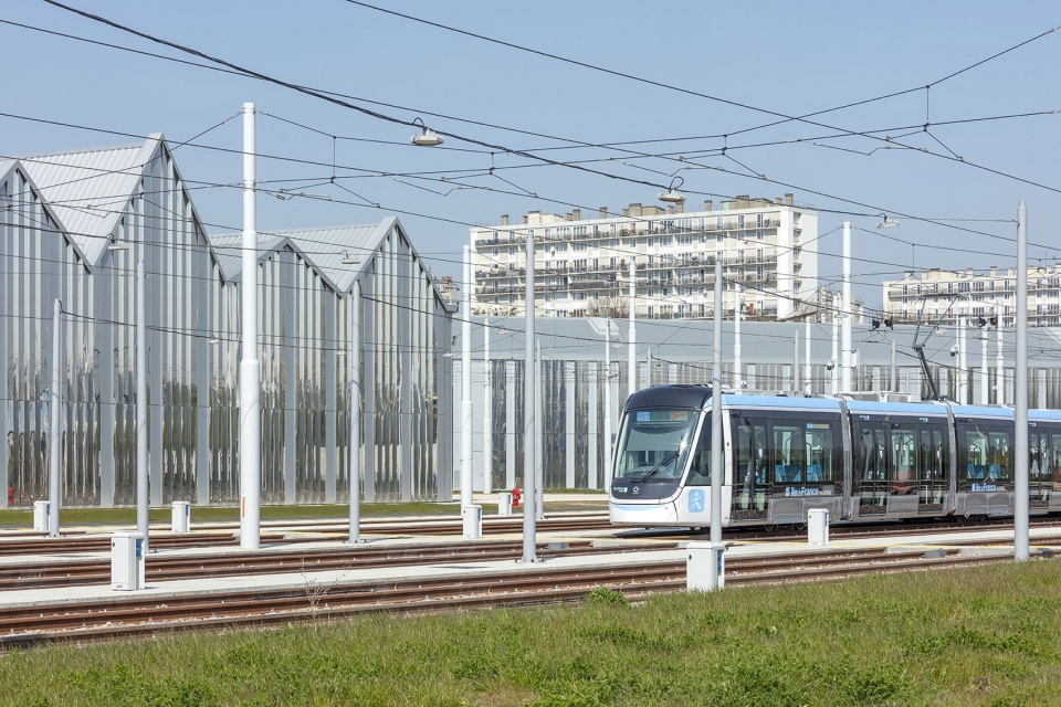 Maintenance and storage center for the T9 tramway by Ferrier Marchetti Studio