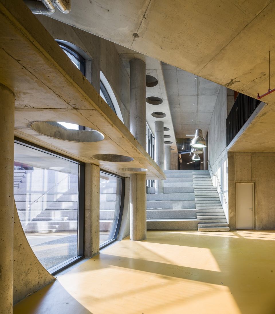 Aksemsettin Primary School by Uygur Architects