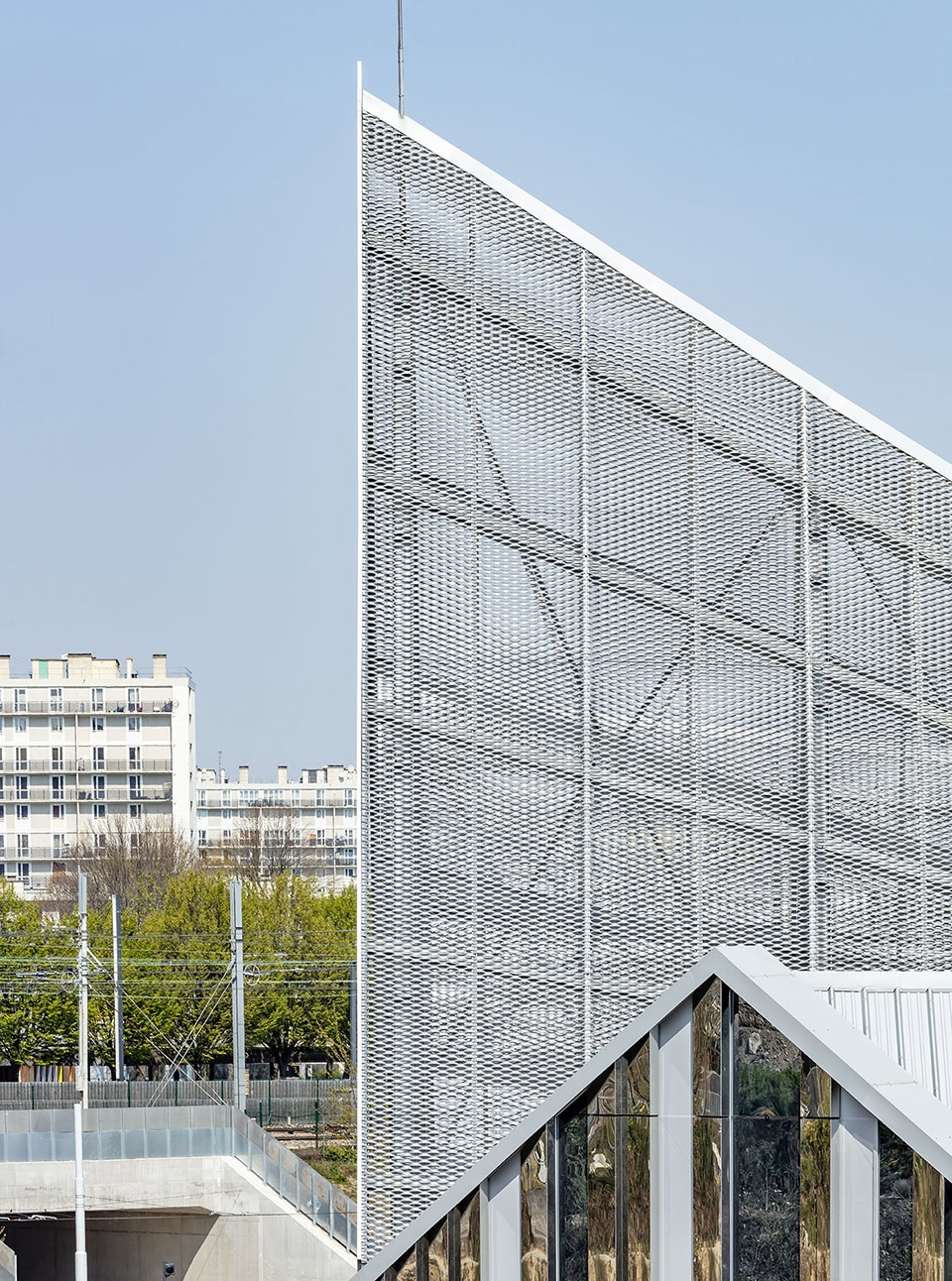 Maintenance and storage center for the T9 tramway by Ferrier Marchetti Studio