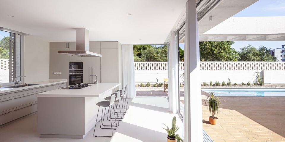 patio house in salou by nua arquitectures