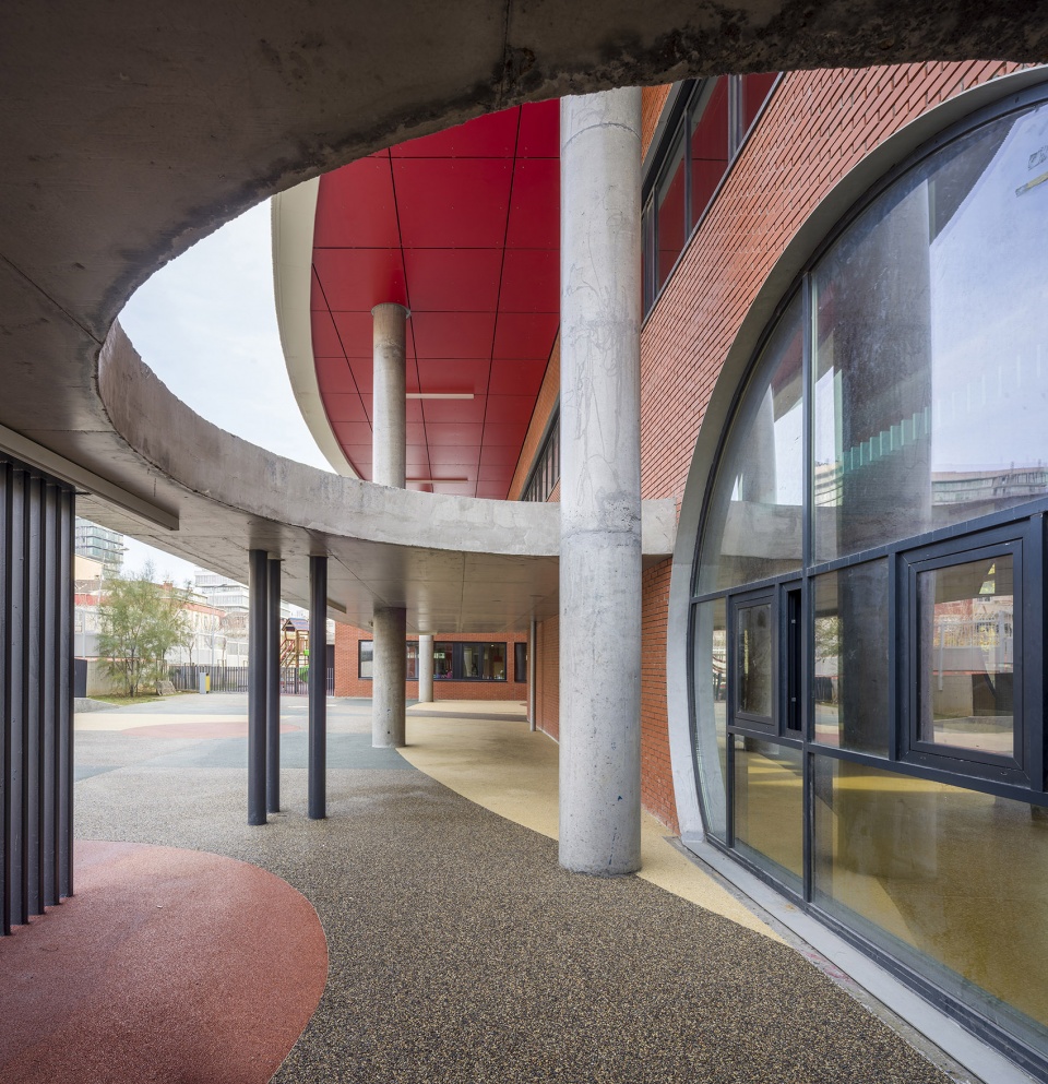 Aksemsettin Primary School by Uygur Architects