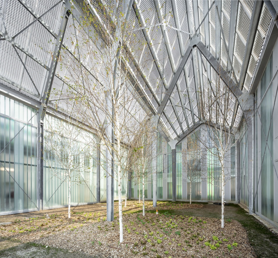 Maintenance and storage center for the T9 tramway by Ferrier Marchetti Studio