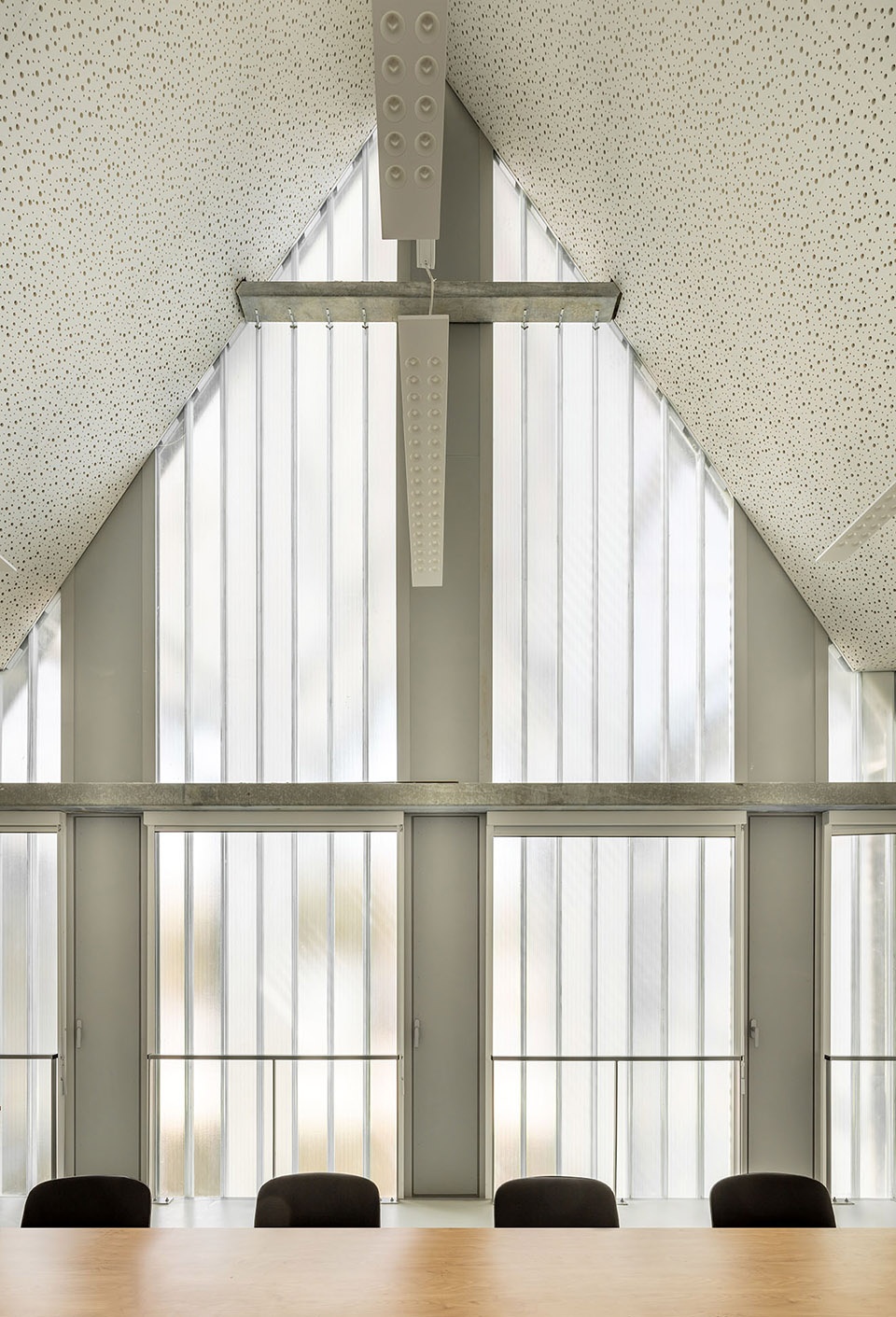 Maintenance and storage center for the T9 tramway by Ferrier Marchetti Studio