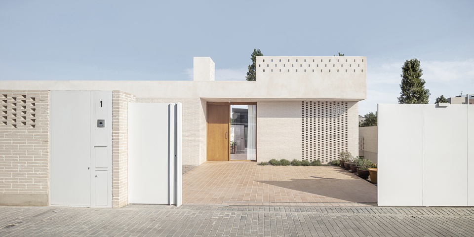 patio house in salou by nua arquitectures