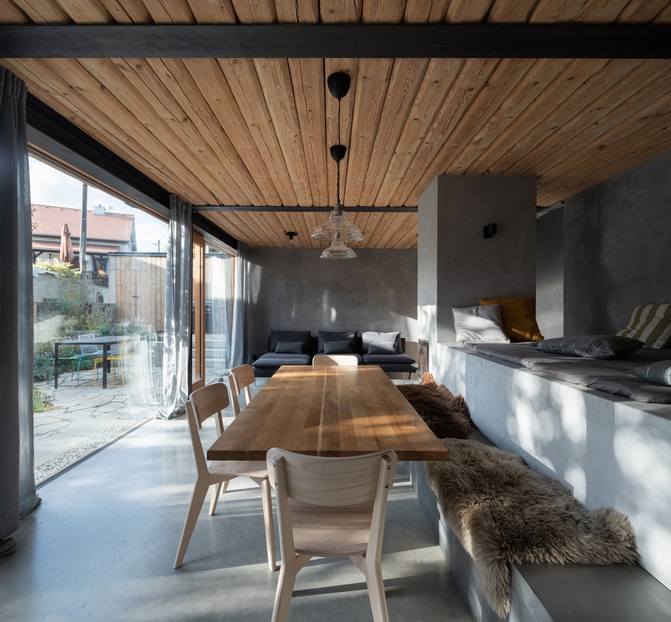 weekend house in bukovany by senaa architekti