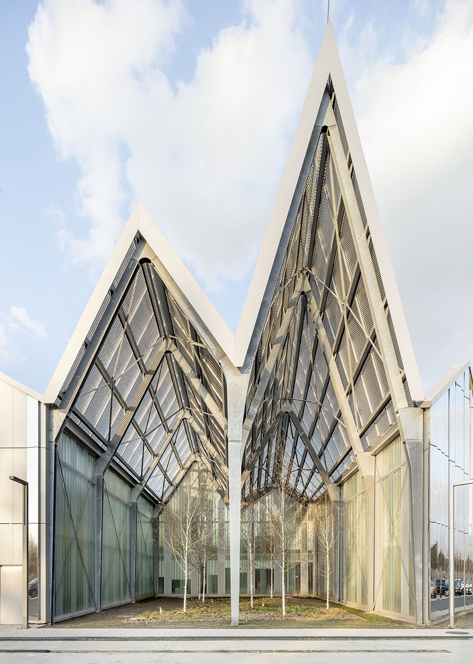Maintenance and storage center for the T9 tramway by Ferrier Marchetti Studio