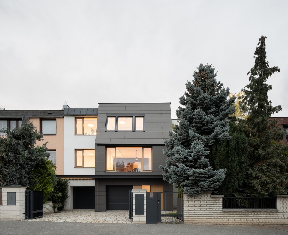cherry tree house by soa architekti