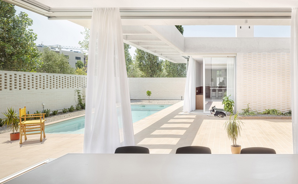 patio house in salou by nua arquitectures
