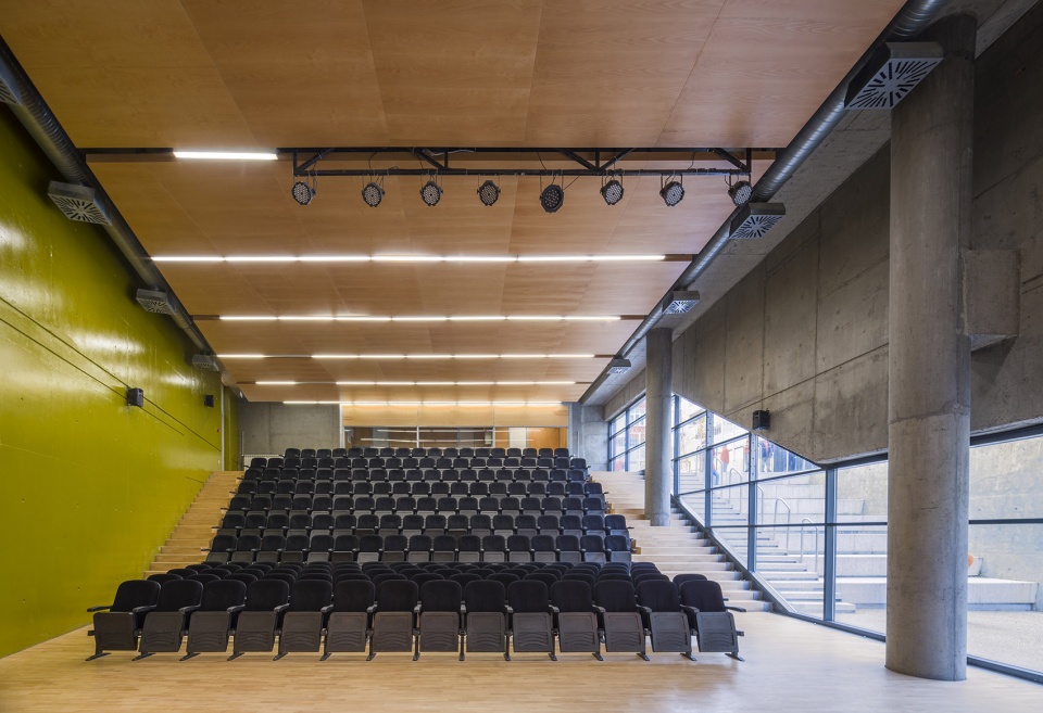 Aksemsettin Primary School by Uygur Architects