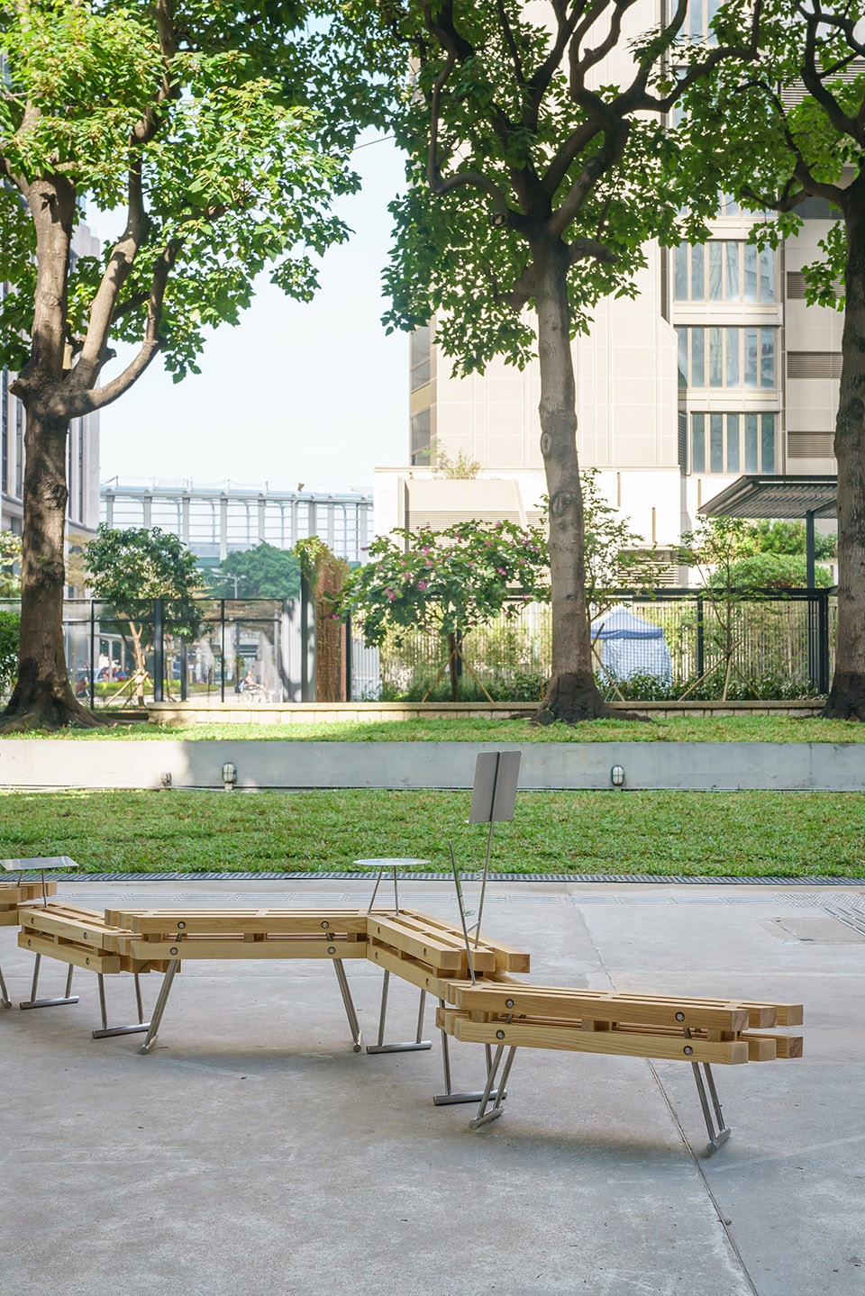 BRANCHING BENCHES by Napp Studio Architects