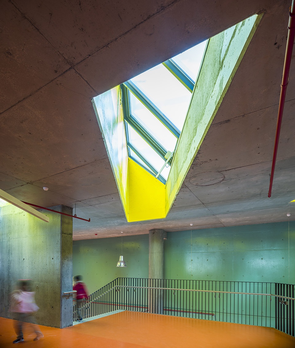 Aksemsettin Primary School by Uygur Architects