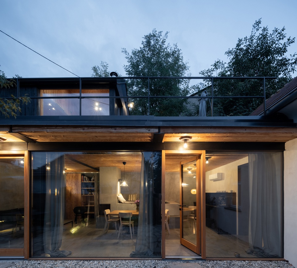 weekend house in bukovany by senaa architekti