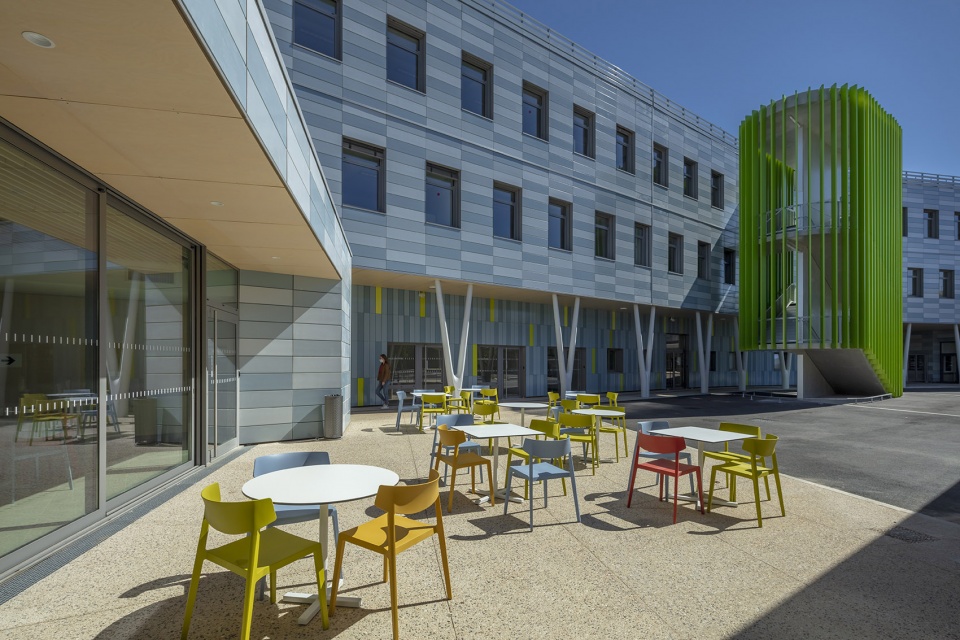 simone veil high school by hellin sebbag architectes associes