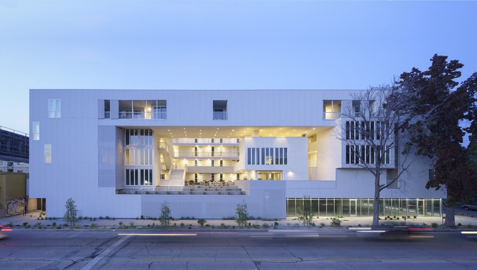 11NOHO Brooks Scarpa