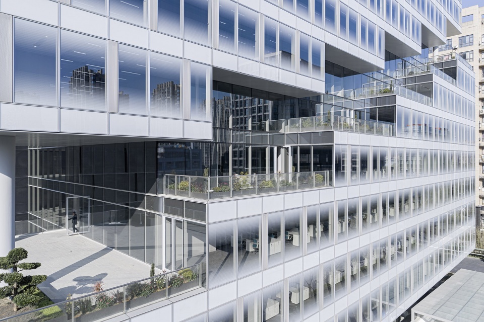documentation of viewshine headquarters by fanhao meng gad x line