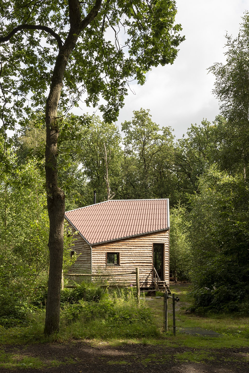ecological holiday home belgium by polygoon architectuur