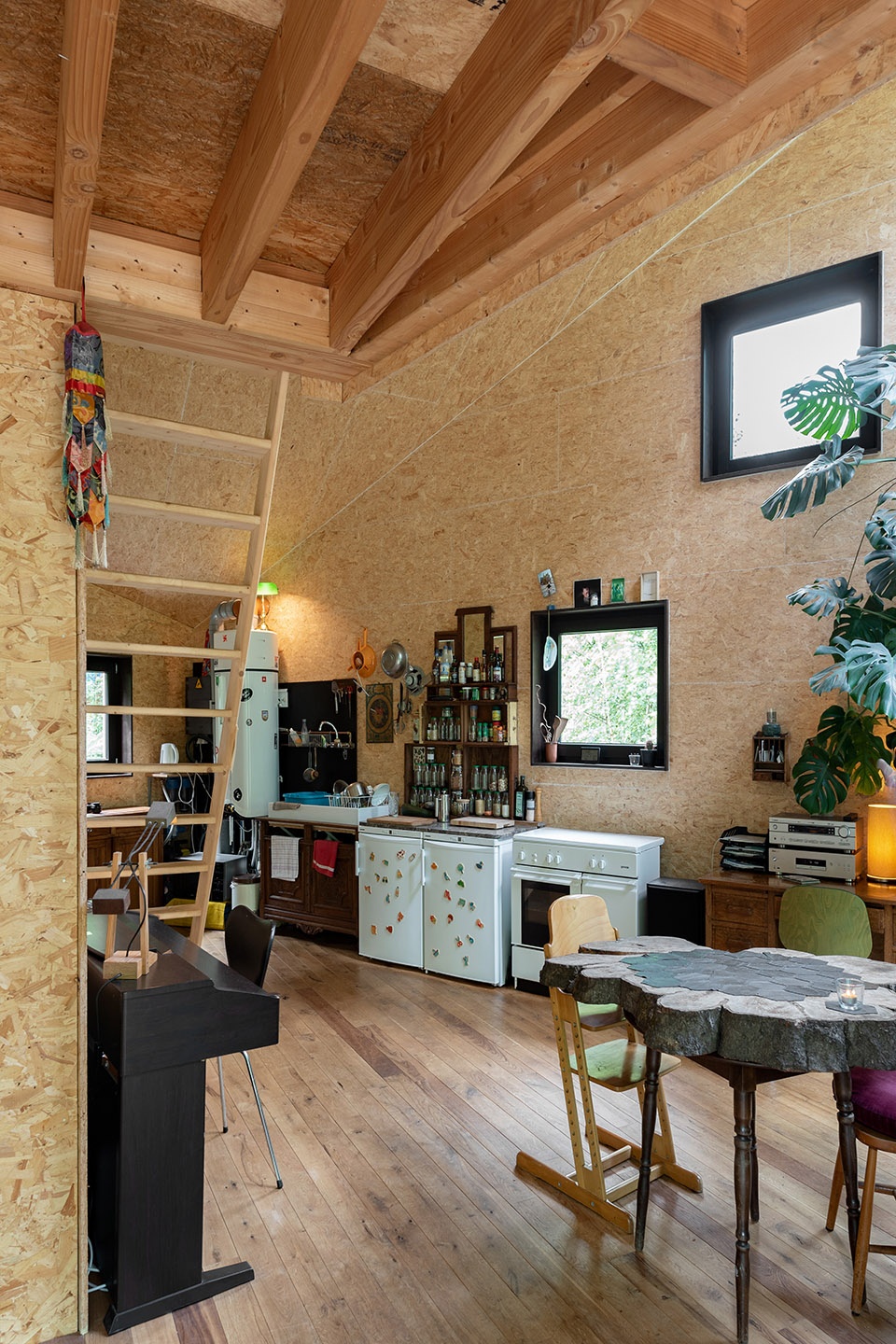 ecological holiday home belgium by polygoon architectuur