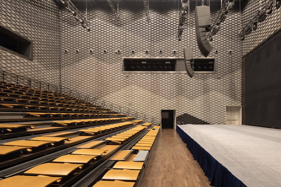Yangzhou Grand Canal Theater TJAD