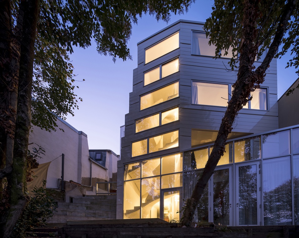 twist house by avignon architecte